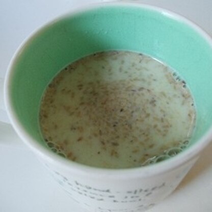 ホヌさんの胡麻黒糖豆乳は、すぐに作れて簡単で、おいしいから（ニコニコ）飲んじゃいました（*＾＿＾*）今日は雪が降ったから寒くて、ブルブル～温かい飲み物で＾＾